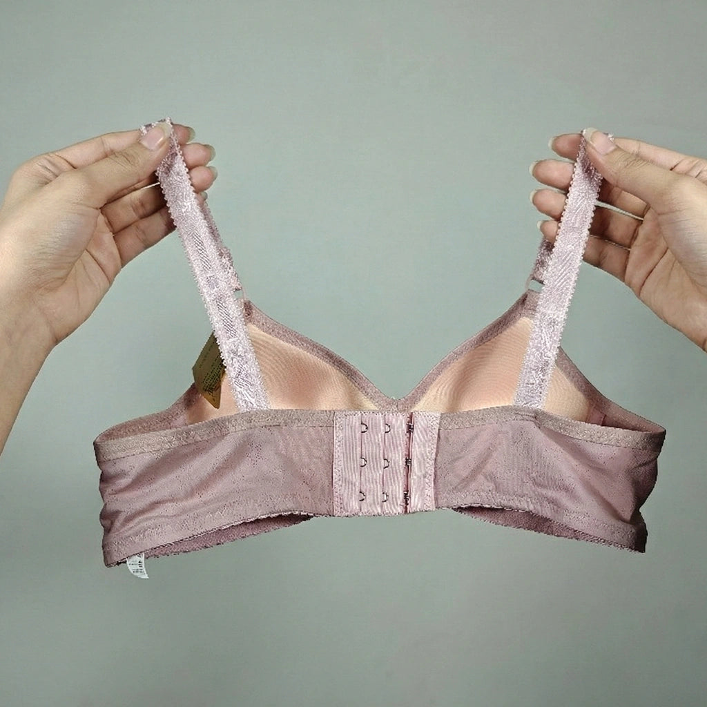 Whisper "Star Dust" Embossed Daily Comfort Bra