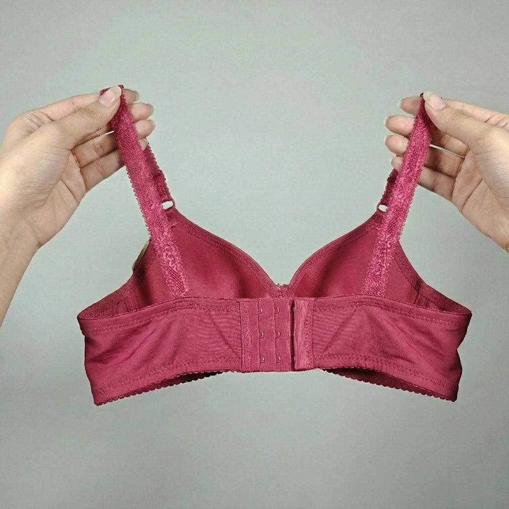 Whisper "Star Dust" Embossed Daily Comfort Bra